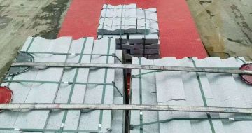 宝鸡 芝麻白仿形加直形路沿石出货日常