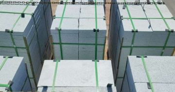 宝鸡 芝麻白花岗岩5公分地铺石 花岗岩厂家工厂装车日常