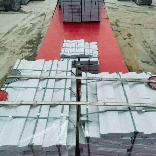 宝鸡 芝麻白仿形加直形路沿石出货日常