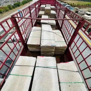 宝鸡 黄金麻花岗岩荔枝面，光面毛板装车完成