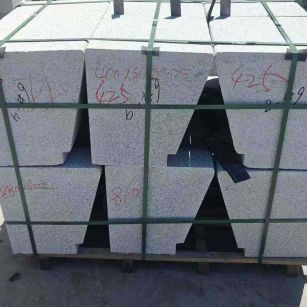 宝鸡 芝麻白异形坐凳，石凳