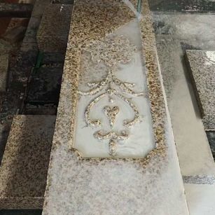 宝鸡 黄金麻花岗岩异形加工雕刻栏杆大柱