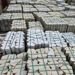 宝鸡 黄金麻白麻花岗岩荔枝面地铺石(冰裂纹)