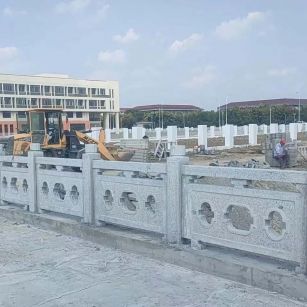 宝鸡 白麻花岗岩荔枝面河道栏杆