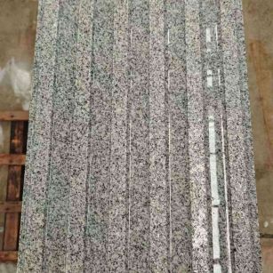 宝鸡 芝麻白花岗岩荔枝面雕刻盲道，盲条