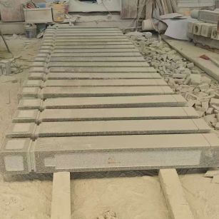 宝鸡 芝麻白异形加工雕刻-栏杆大柱，方柱