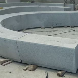 宝鸡 芝麻白花岗岩光面弧形坐凳