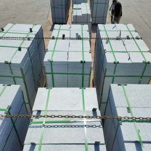 宝鸡 芝麻白花岗岩5公分地铺石 花岗岩厂家工厂装车日常