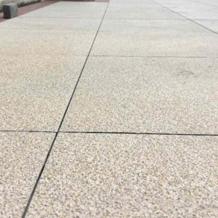 宝鸡 黄金麻花岗岩石板材荔枝面地面铺装效果