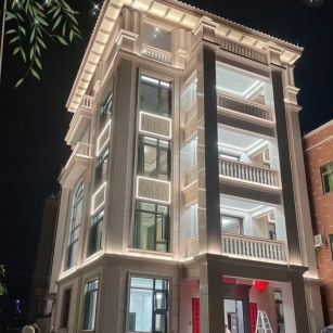 宝鸡 芝麻白花岗岩别墅外墙夜间效果