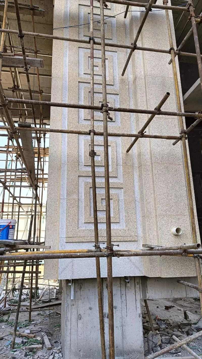 宝鸡 黄金麻花岗岩别墅外墙干挂回纹造型效果