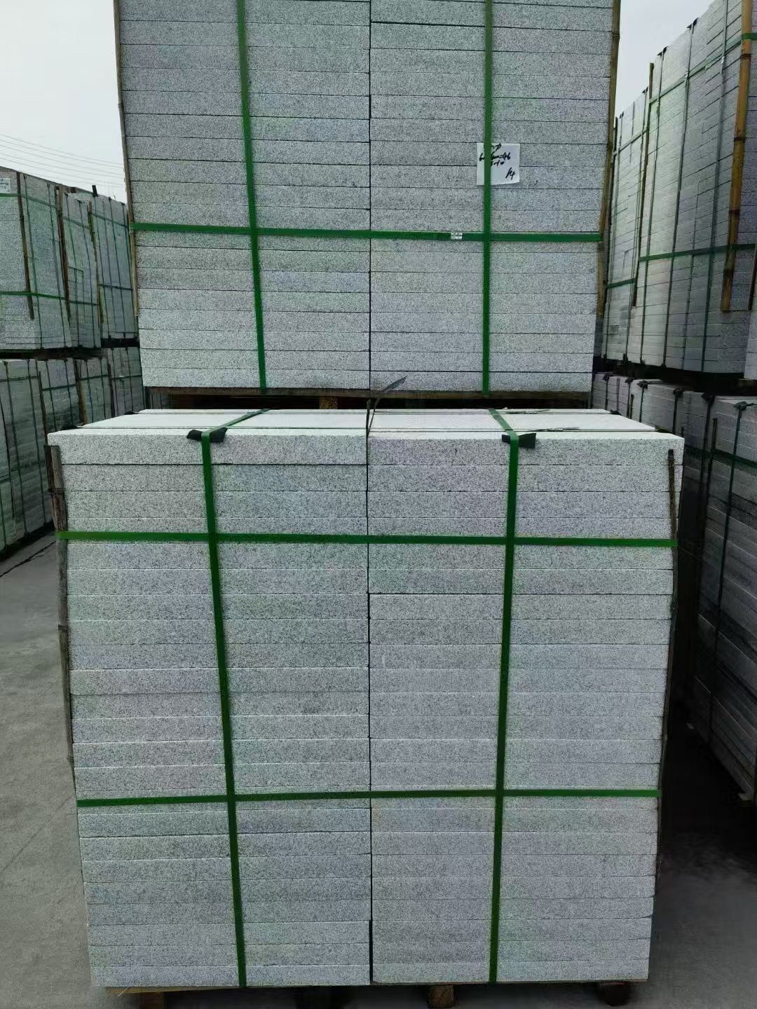 宝鸡 芝麻白火烧，园林广场市政工程地铺石，1.8~5.0厚均有现货