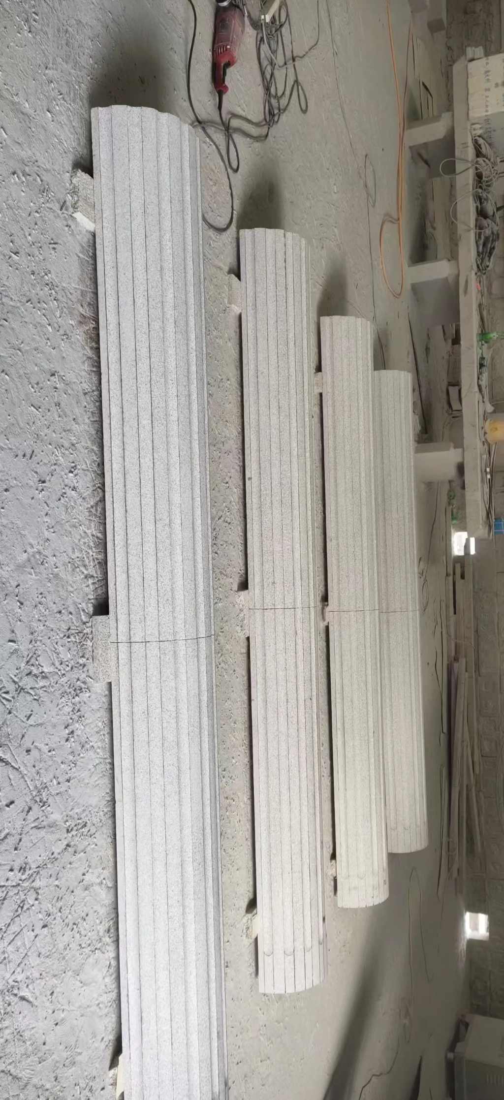 宝鸡 花岗岩厂家带你看白麻花岗岩门楼大柱柱皮