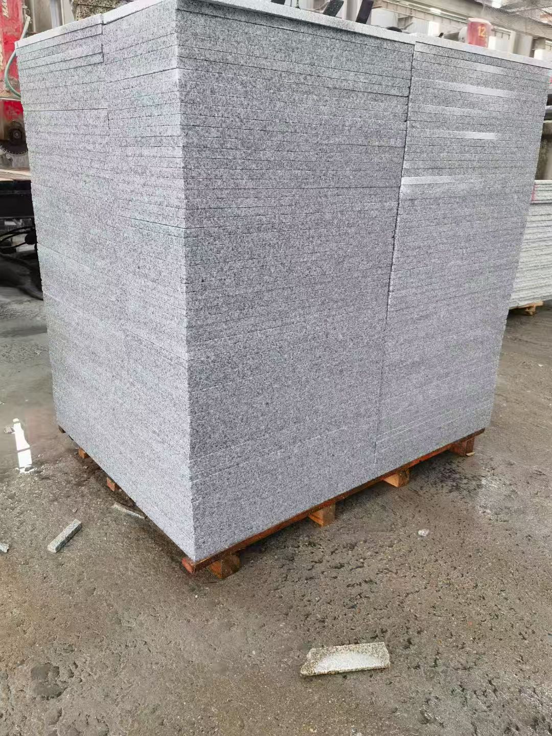 宝鸡 芝麻白火烧面1.8厚300*600地铺石，尺寸标准，厚薄均匀