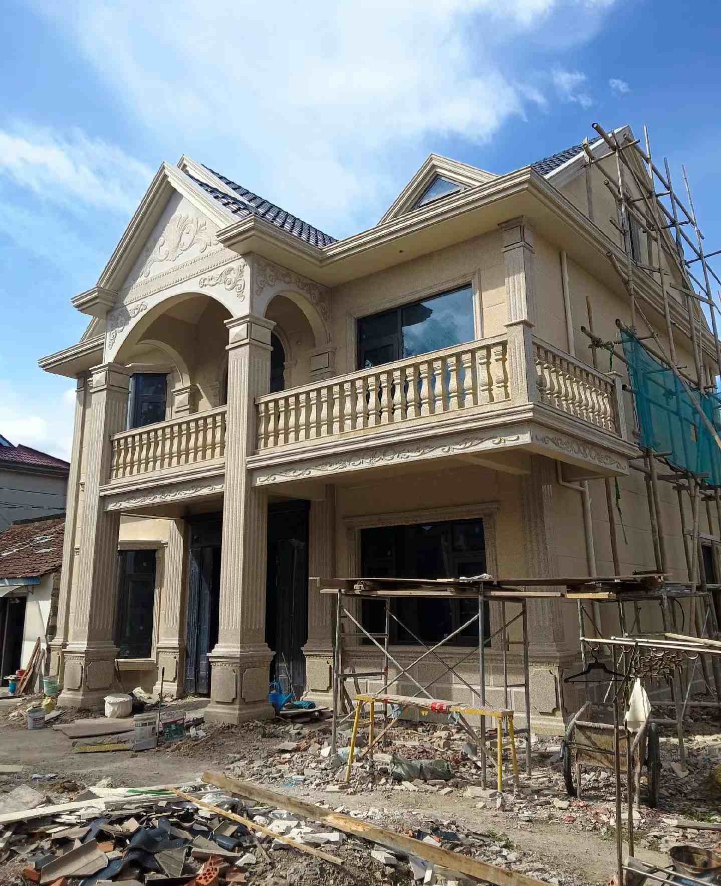 宝鸡 黄金麻花岗岩石材私人别墅雕花门楼柱阳台栏杆