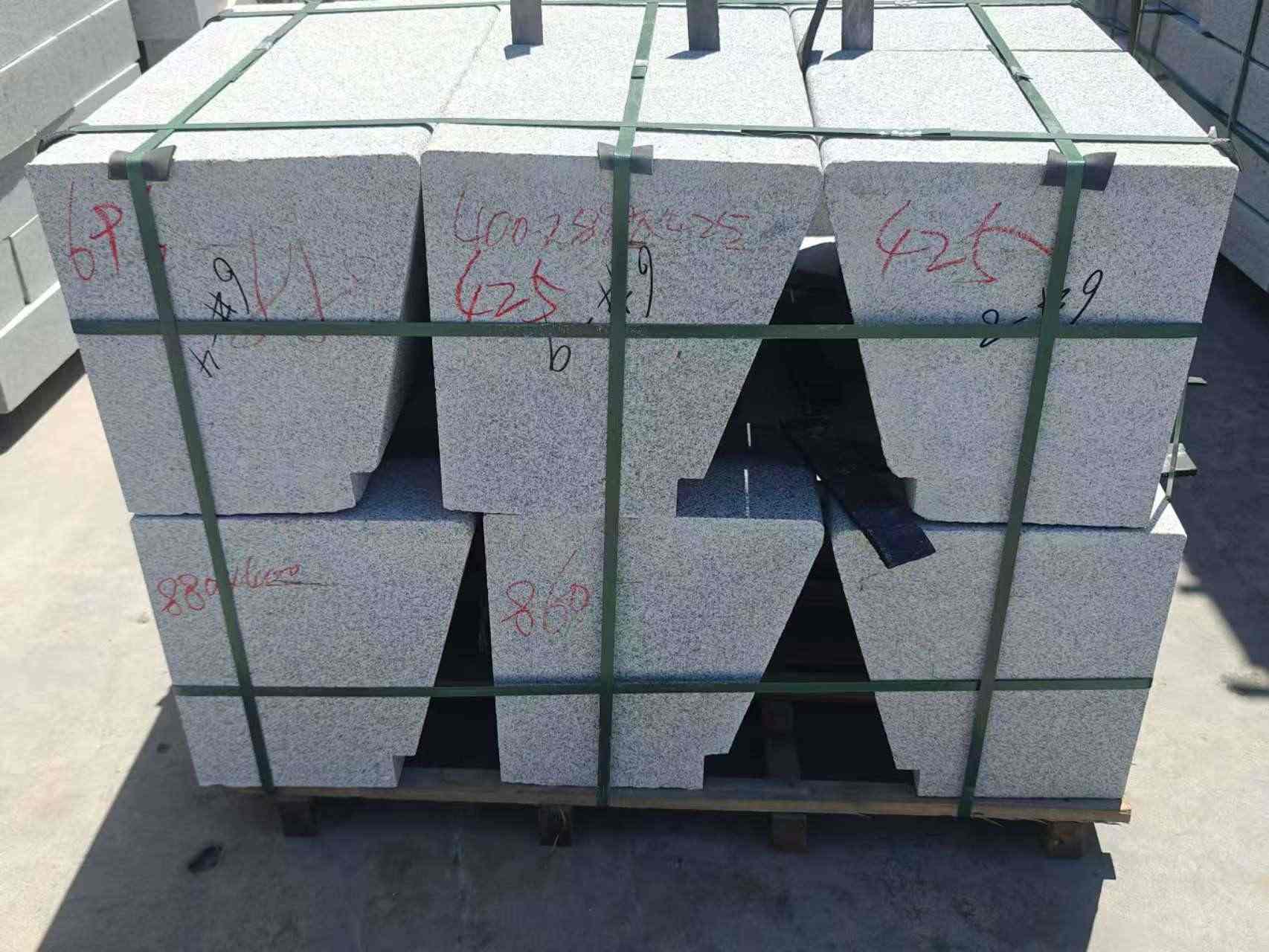 宝鸡 芝麻白异形坐凳，石凳