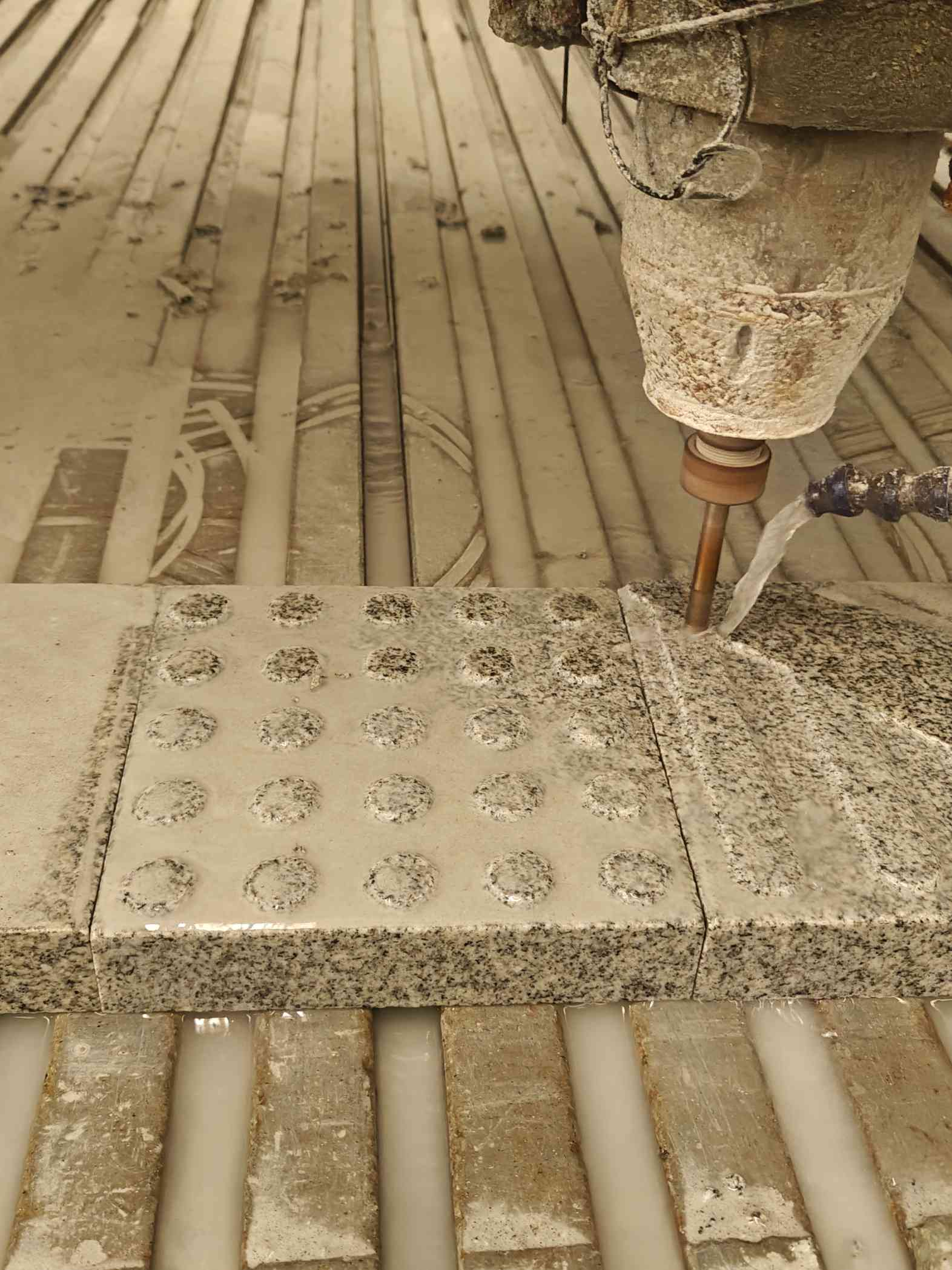 宝鸡 芝麻白花岗岩石材盲人石、盲道石、盲点石