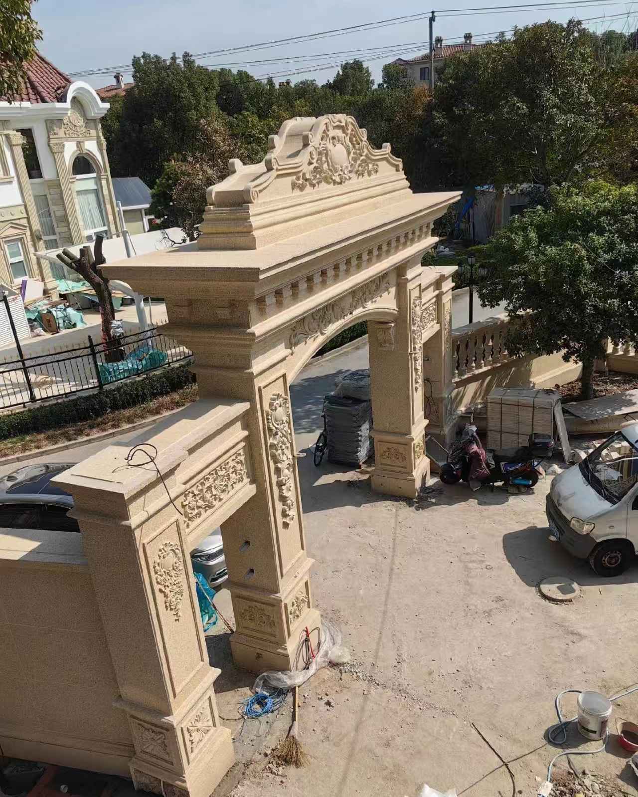 宝鸡 黄金麻荔枝面花岗岩别墅门楼