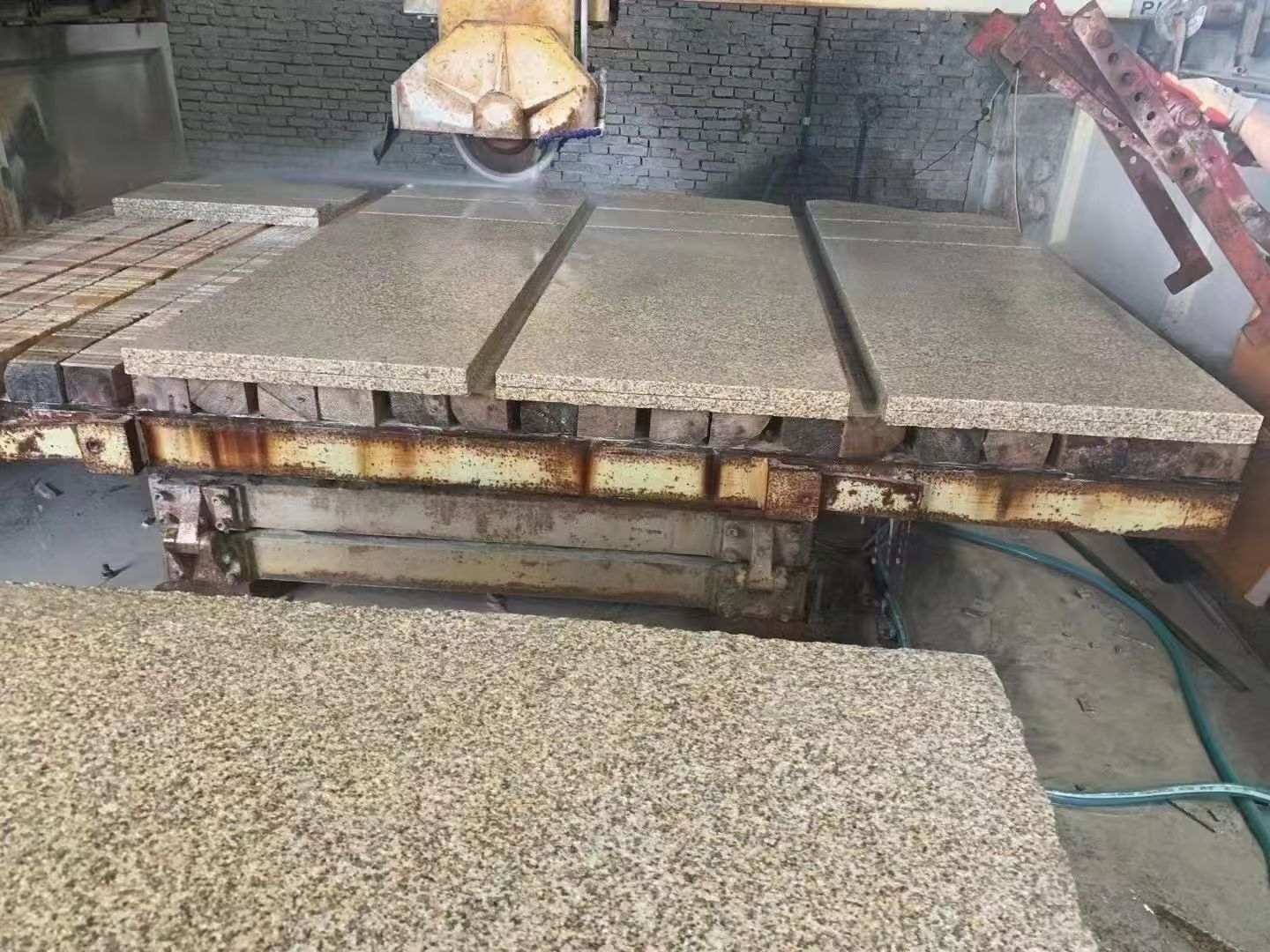 宝鸡 黄金麻荔枝面成品板加工