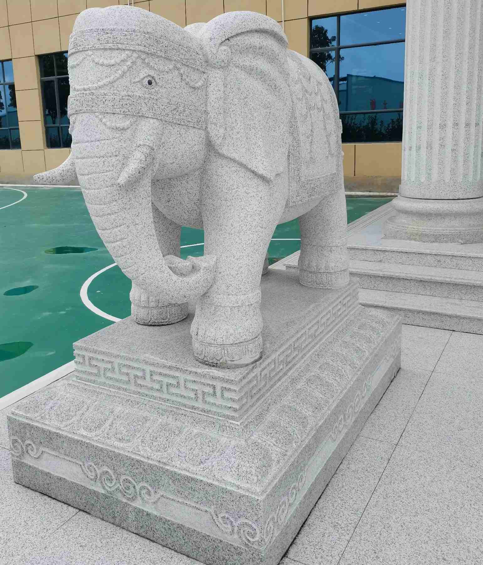 宝鸡 白麻花岗岩动物异形石雕-大象