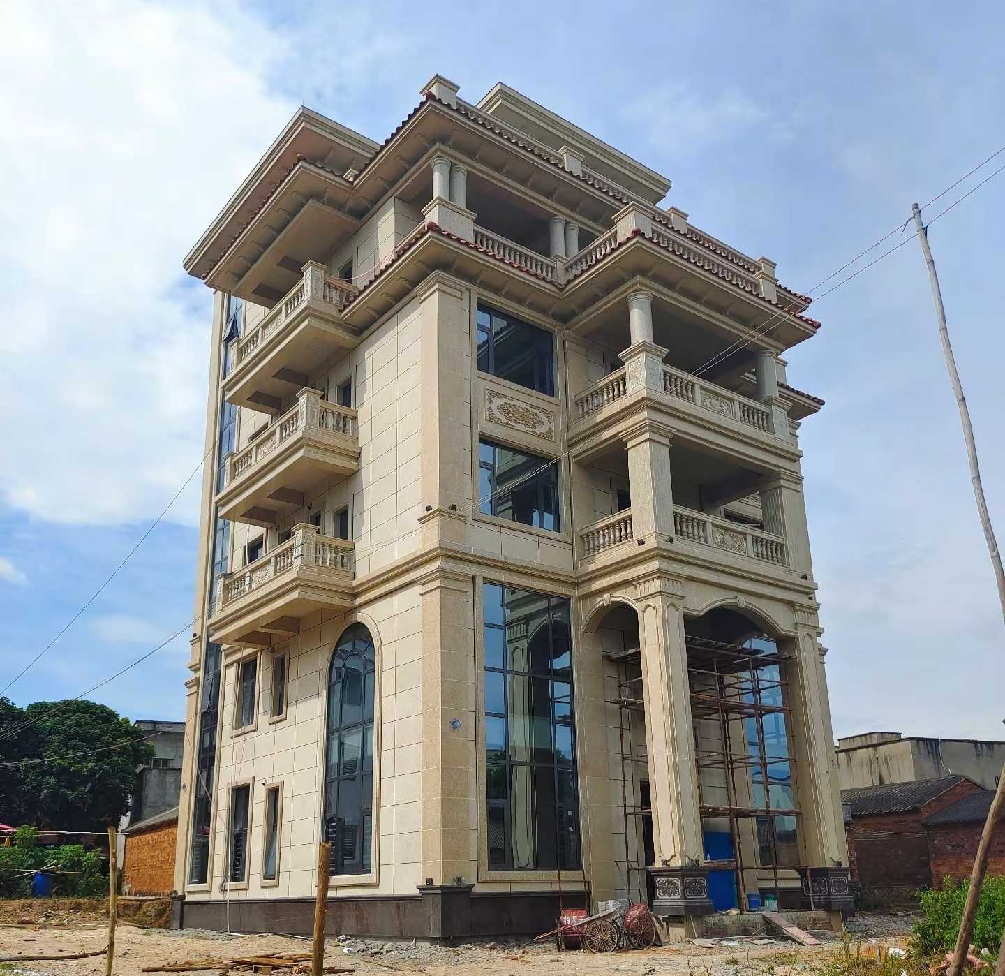 宝鸡 黄金麻花岗岩石材别墅外墙干挂搭配（雕花栏杆花瓶柱门楼罗马柱）