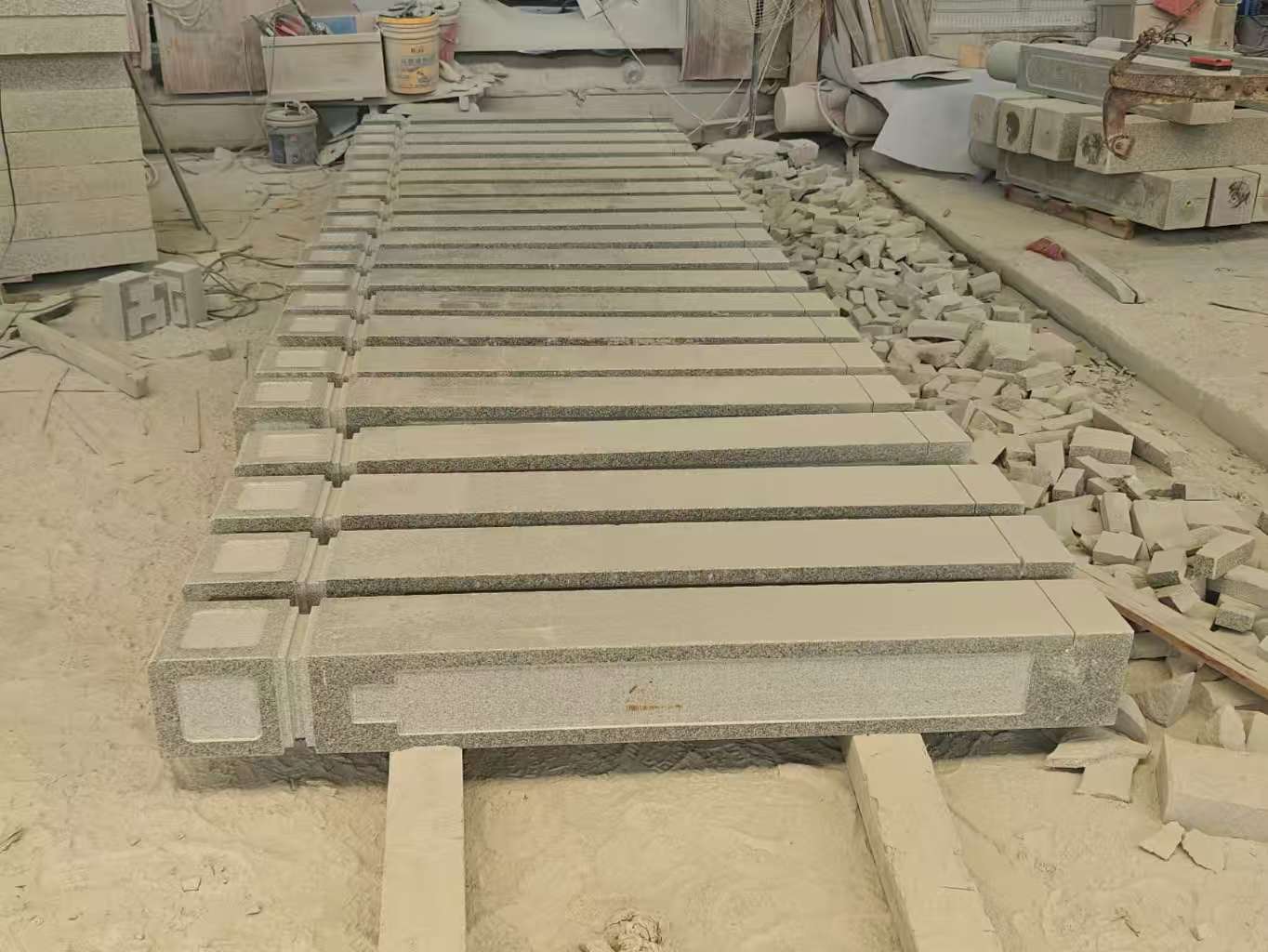 宝鸡 芝麻白异形加工雕刻-栏杆大柱，方柱