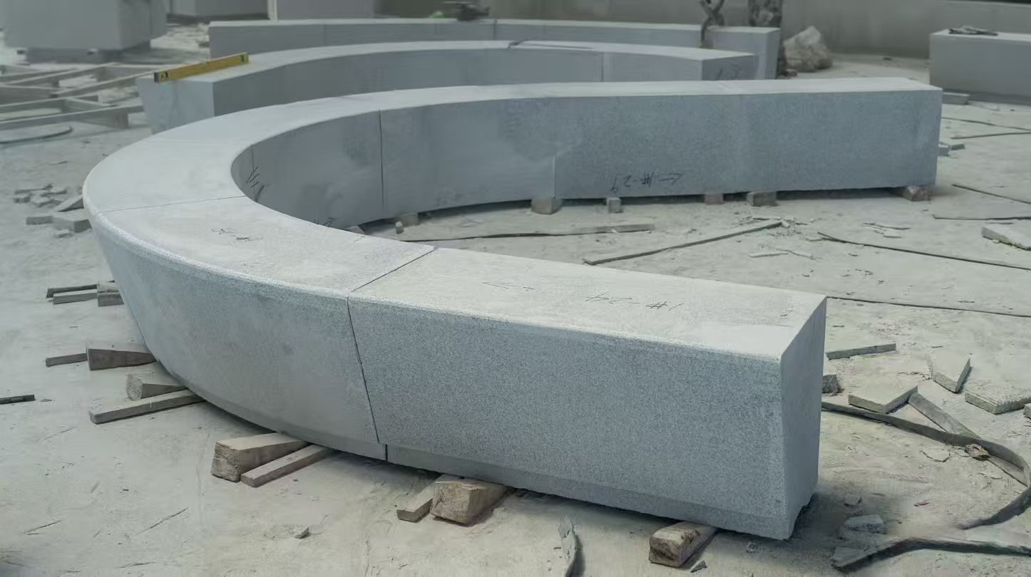 宝鸡 芝麻白花岗岩光面弧形坐凳