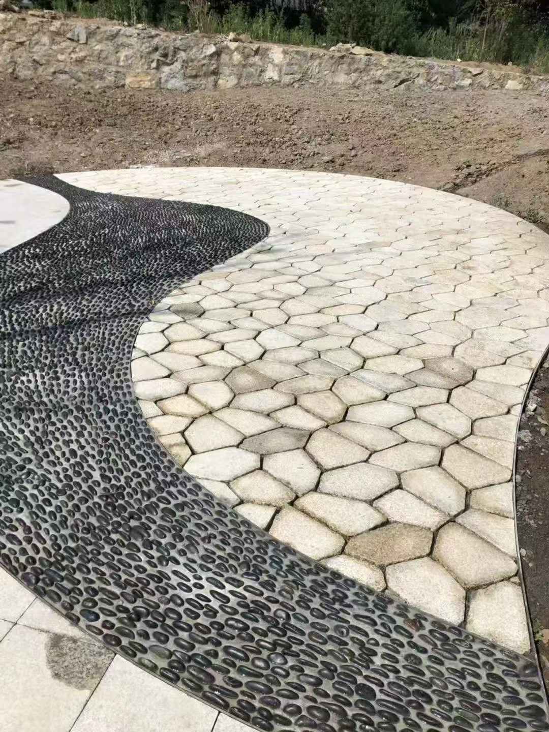 宝鸡 黄金麻冰裂纹地铺石工地铺装案例