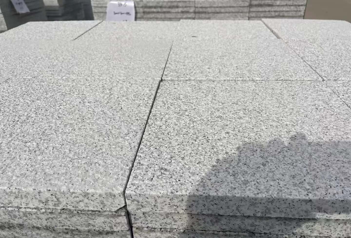 宝鸡 白麻花岗岩石材推荐 荔枝面地铺石