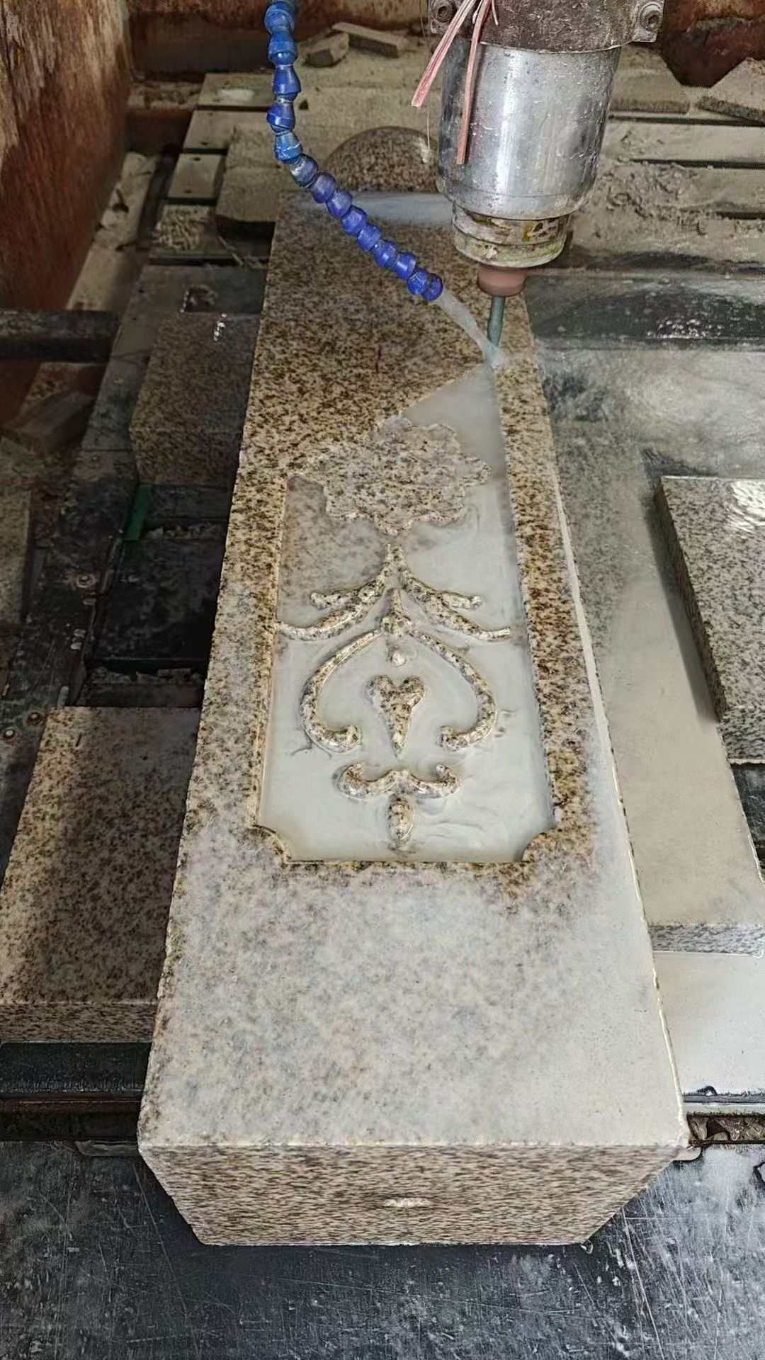 宝鸡 黄金麻花岗岩异形加工雕刻栏杆大柱