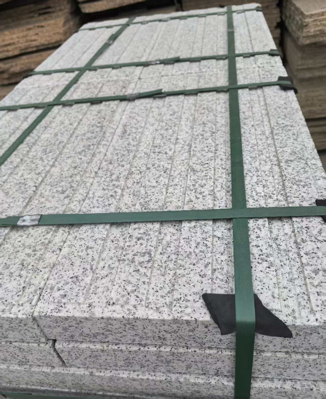 宝鸡 白麻花岗岩直行盲道石，盲条，地铺石