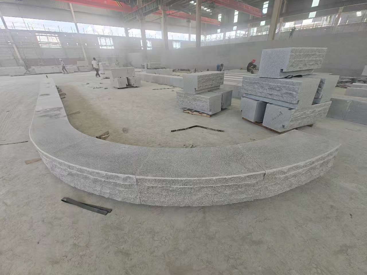 宝鸡 芝麻白异形坐凳，自然面光面弧形加工