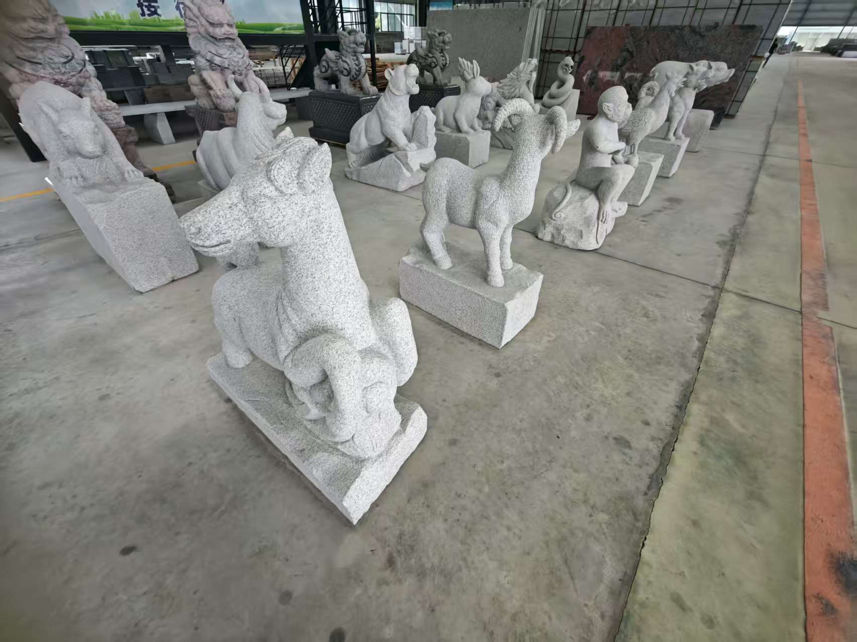 宝鸡 芝麻白花岗岩造型立体雕刻——十二生肖